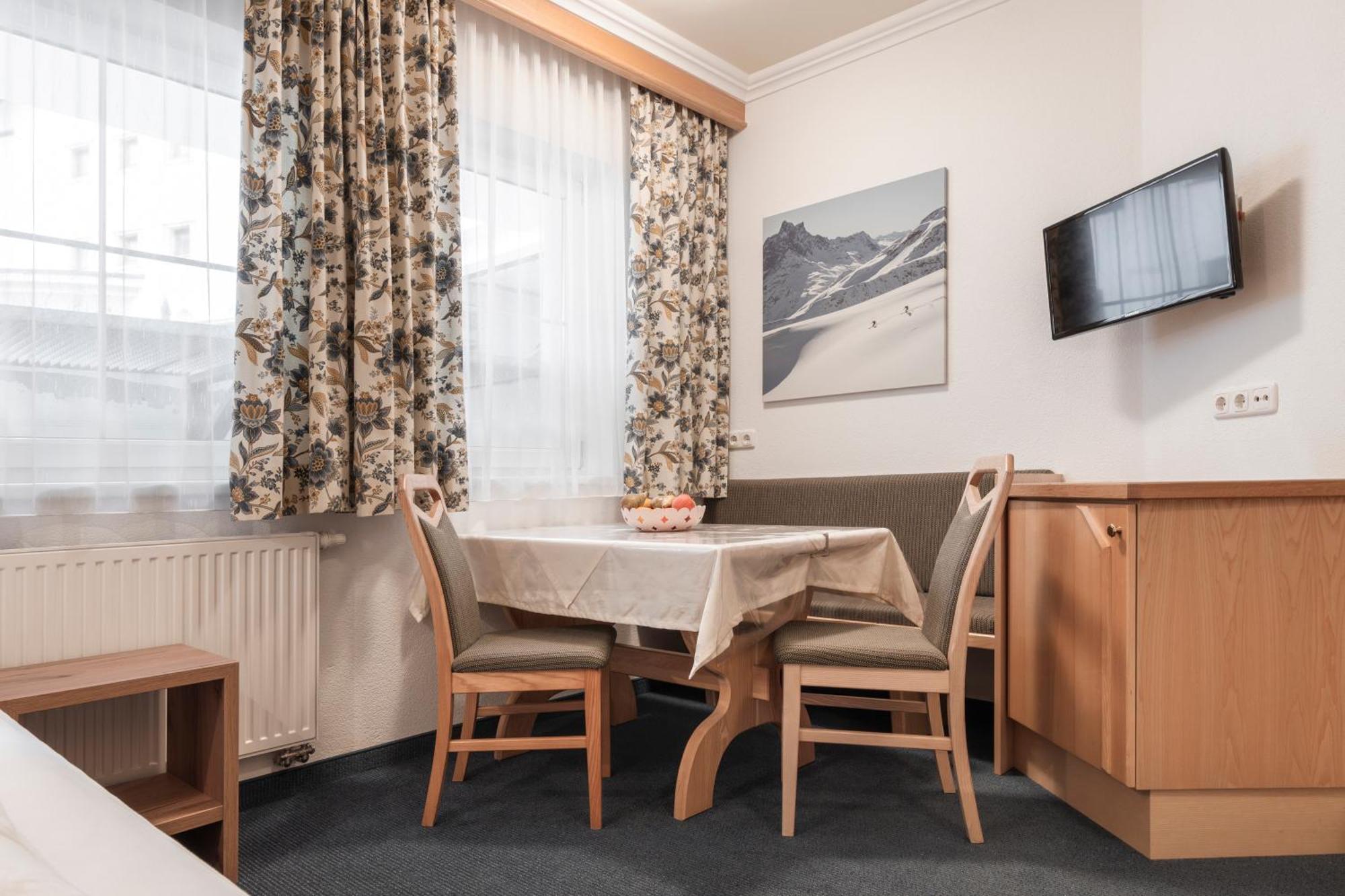 Garni Schmid Hotel 3*