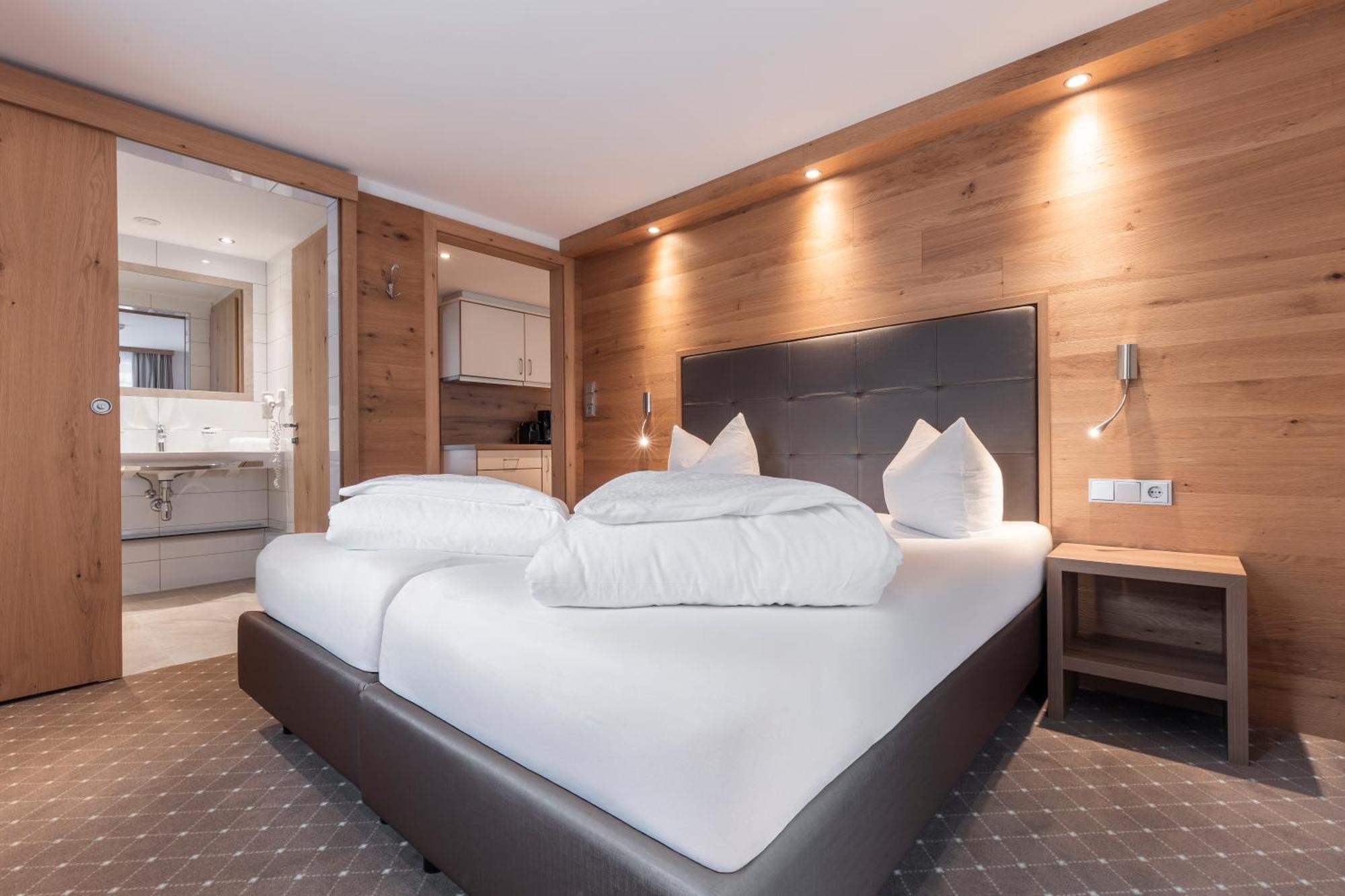 Garni Schmid Hotel 3*